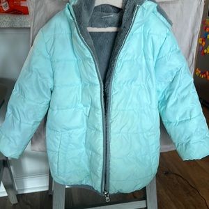 Girls aquamarine colored winter coat size 4.